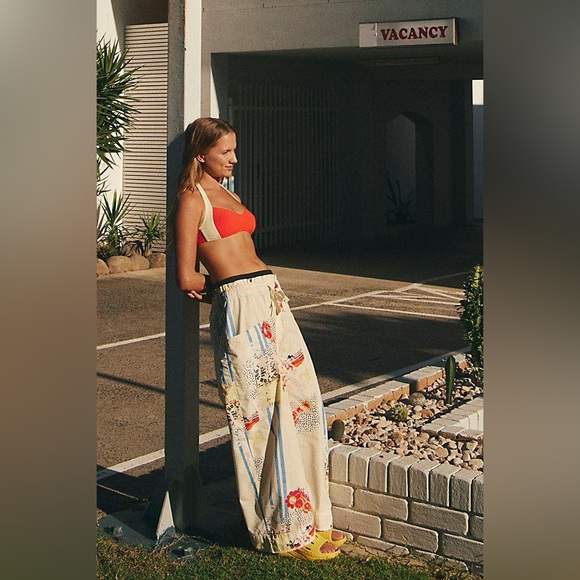 FREE PEOPLE Printed Fresh Start Pants - Size Medium Barrel Wide Leg Activewear - Picture 3 of 9